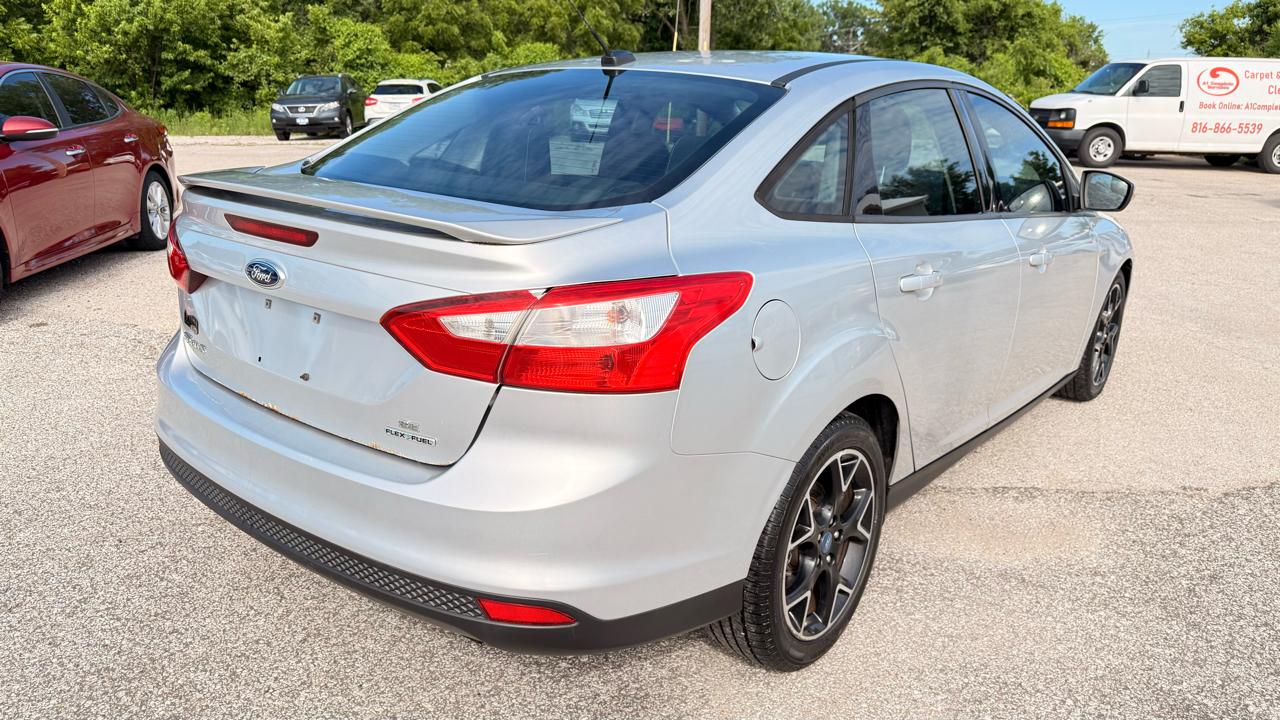 Ford Focus 4dr Sdn SE 2012
