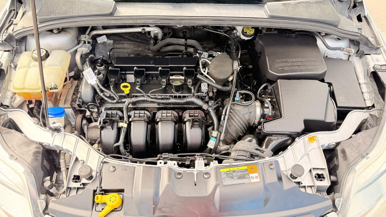 Ford Focus 4dr Sdn SE 2012