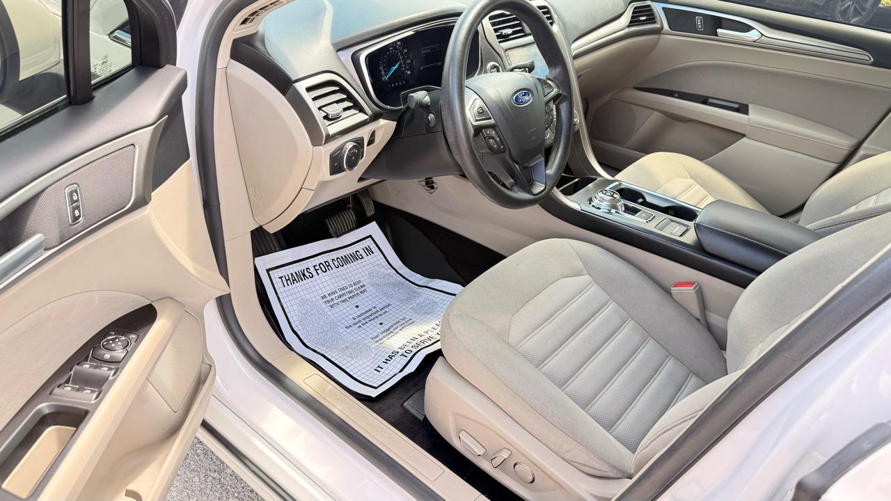 Ford Fusion 4dr Sdn I4 SE FWD 2017