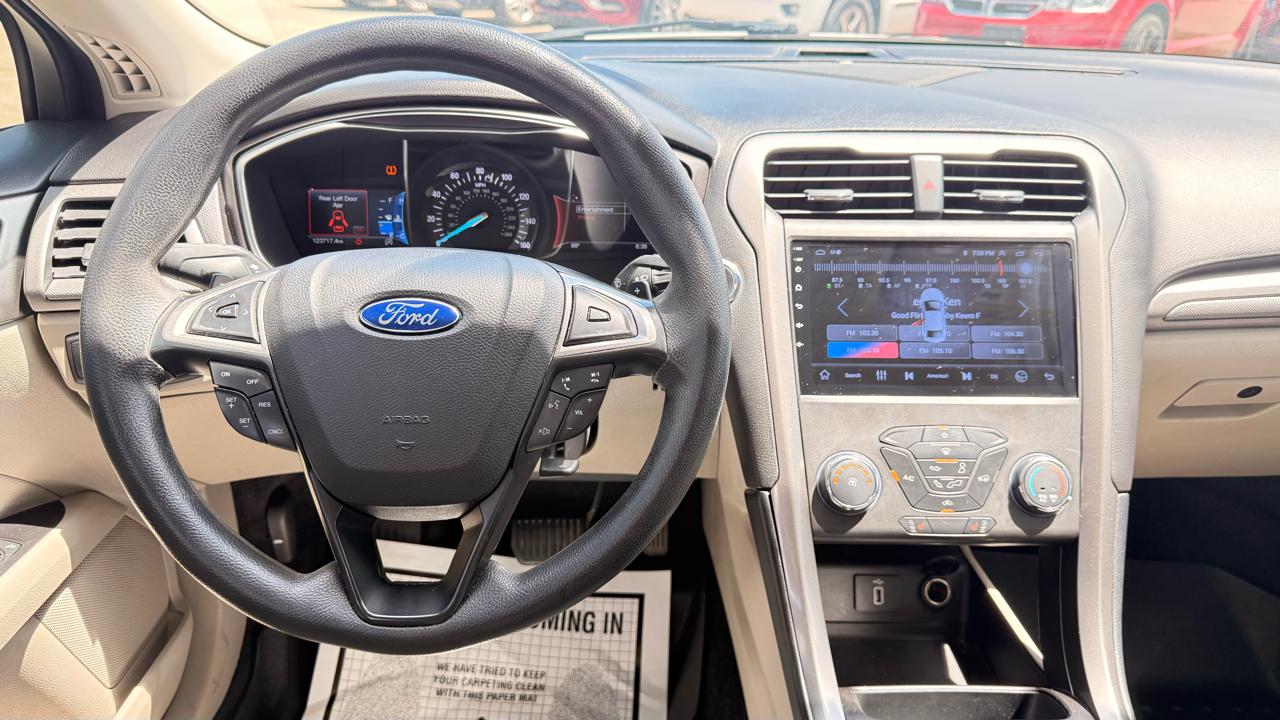 Ford Fusion 4dr Sdn I4 SE FWD 2017