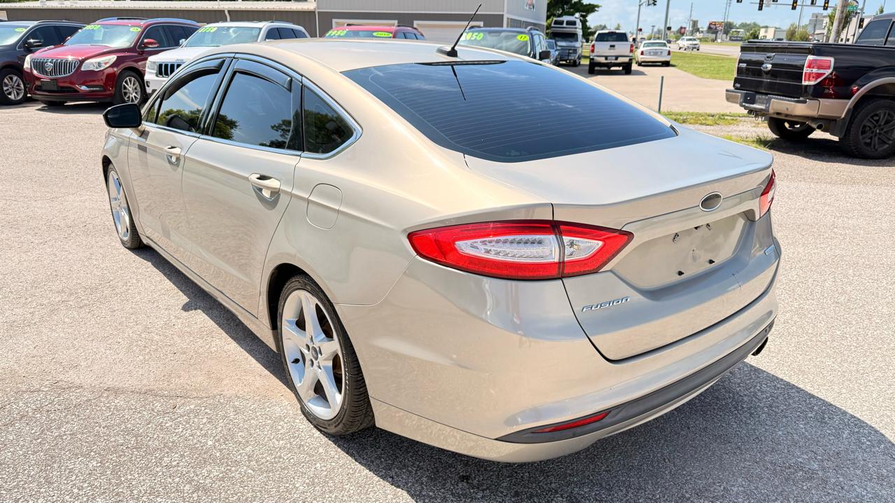Ford Fusion 4dr Sdn SE FWD 2015