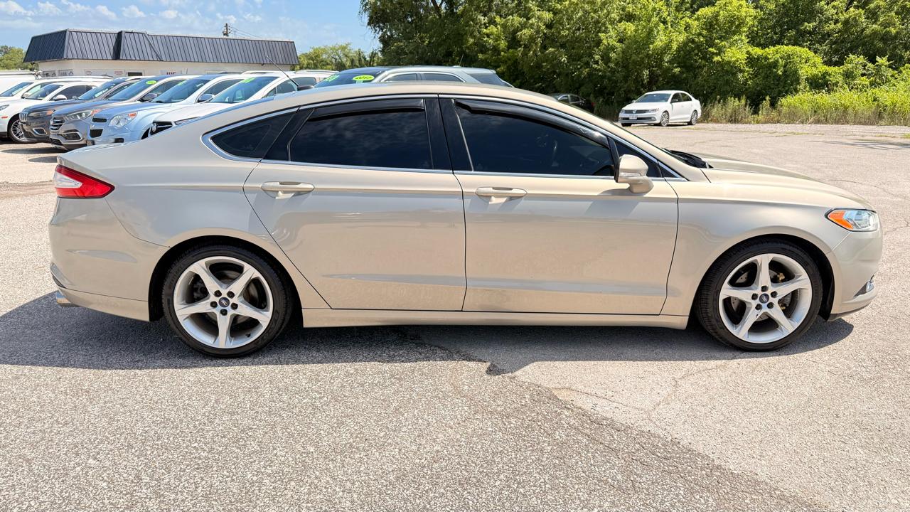 Ford Fusion 4dr Sdn SE FWD 2015