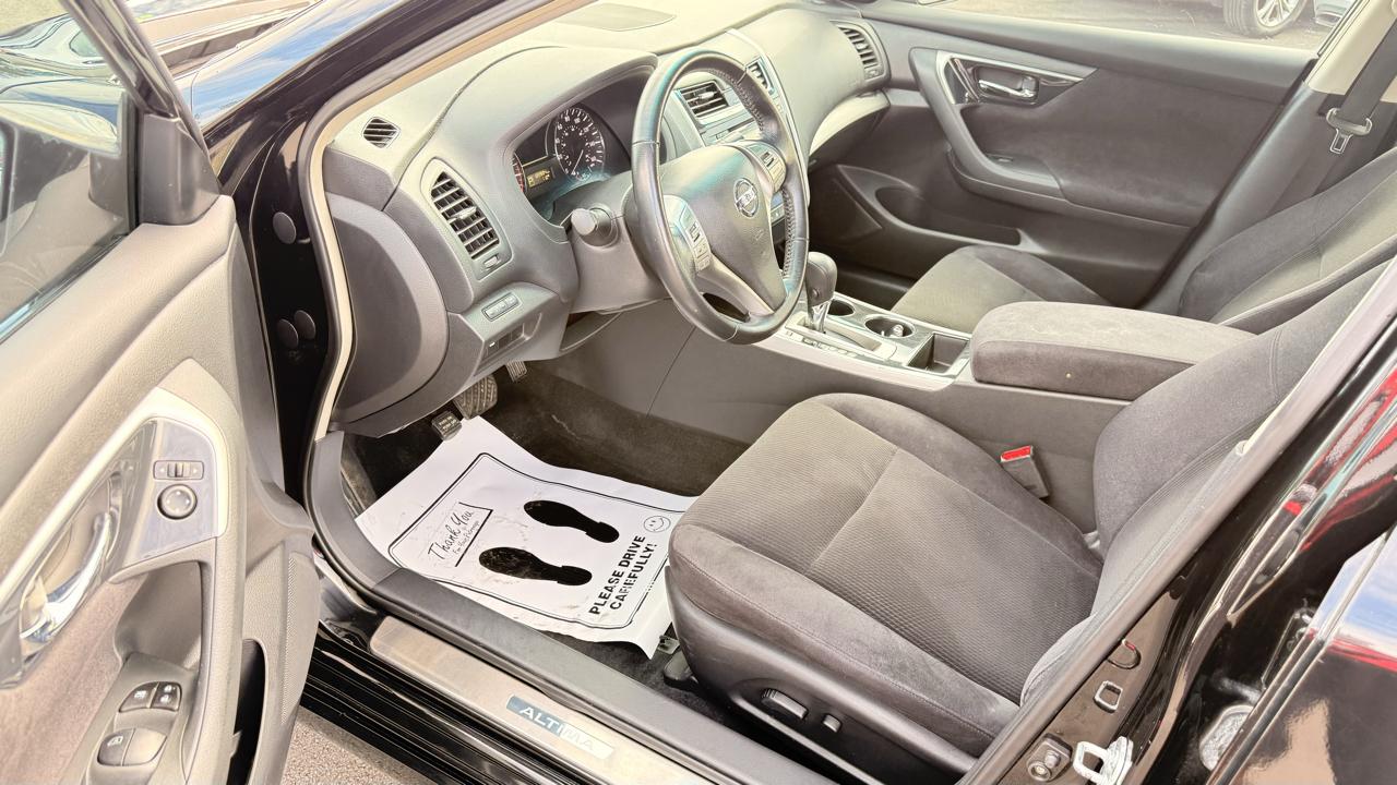 Nissan Altima 2.5 SV Sedan 2013