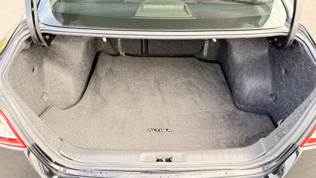 Nissan Altima 2.5 SV Sedan 2013