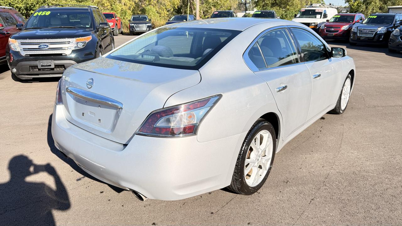 Nissan Maxima 4dr Sdn 3.5 S 2012
