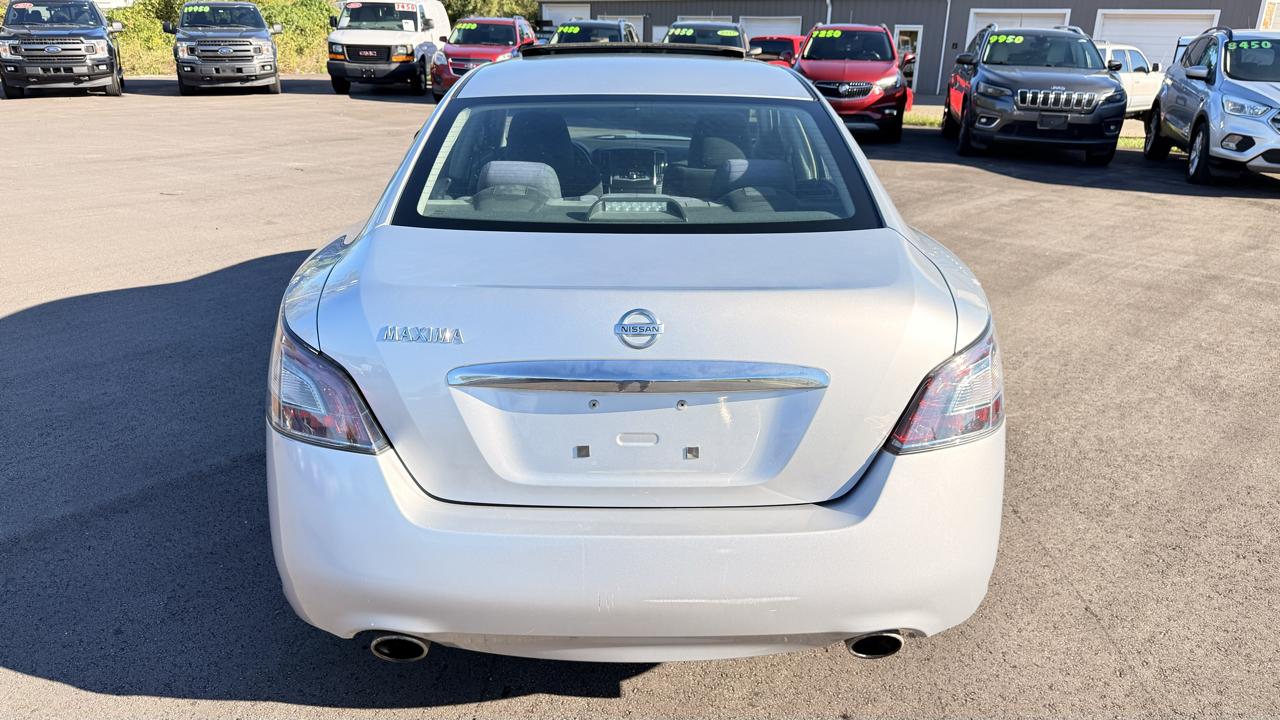 Nissan Maxima 4dr Sdn 3.5 S 2012