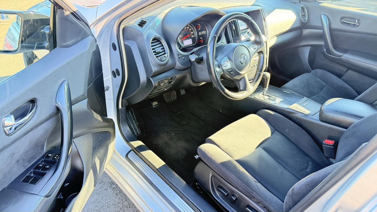 Nissan Maxima 4dr Sdn 3.5 S 2012