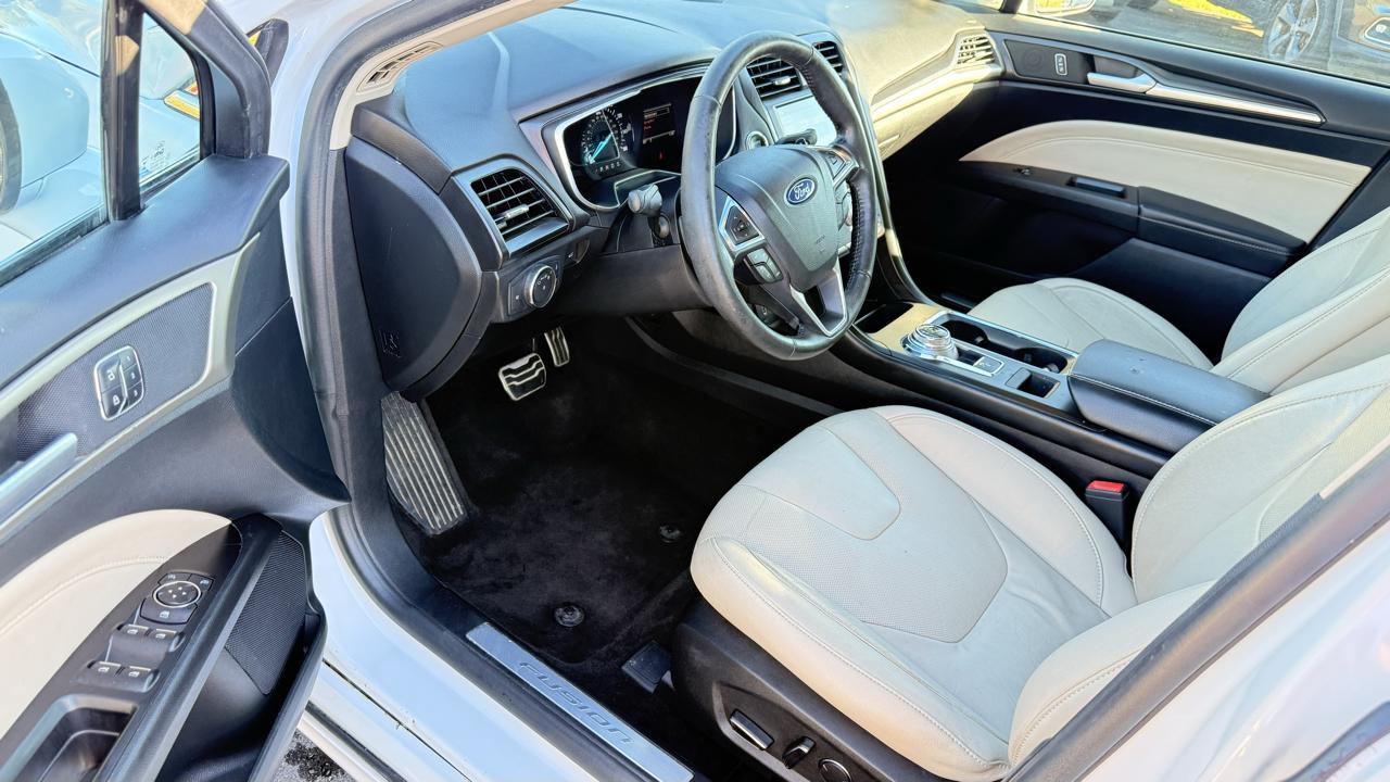 Ford Fusion 4dr Sdn Titanium AWD 2018