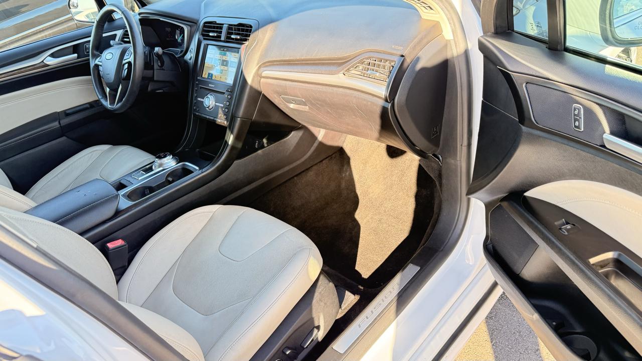 Ford Fusion 4dr Sdn Titanium AWD 2018