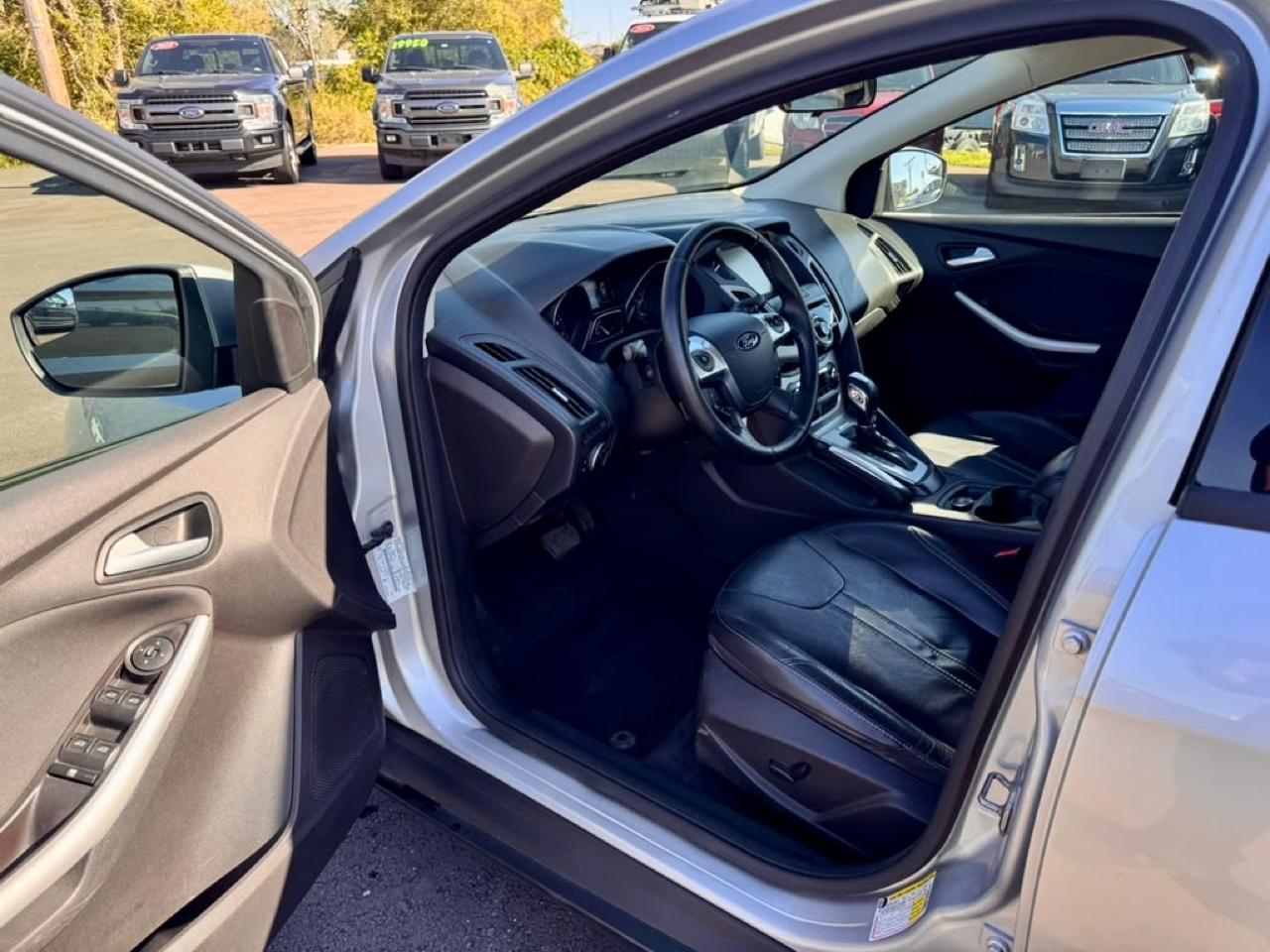 Ford Focus 4dr Sdn SE 2013