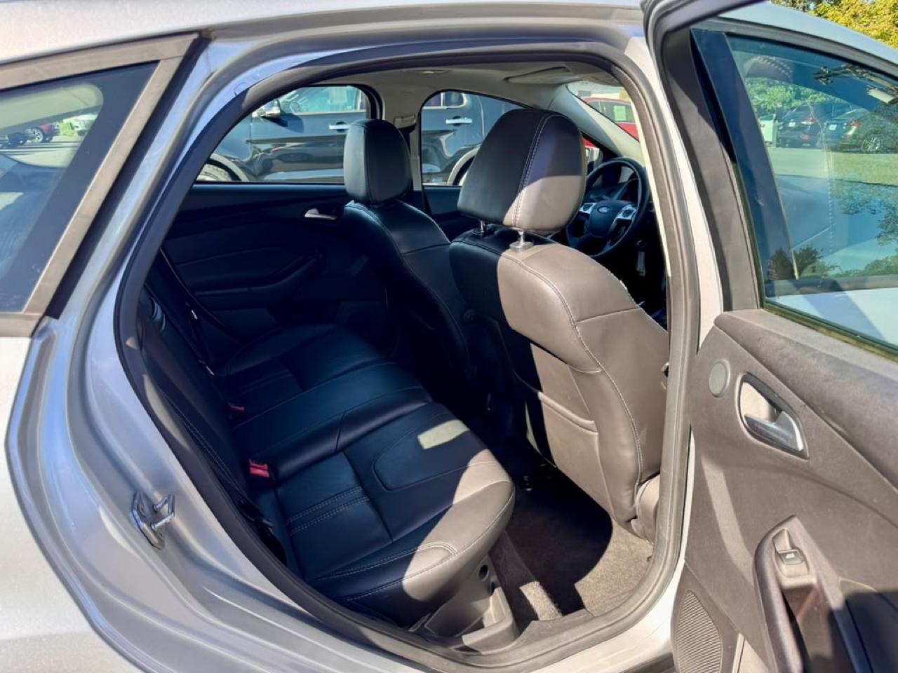Ford Focus 4dr Sdn SE 2013