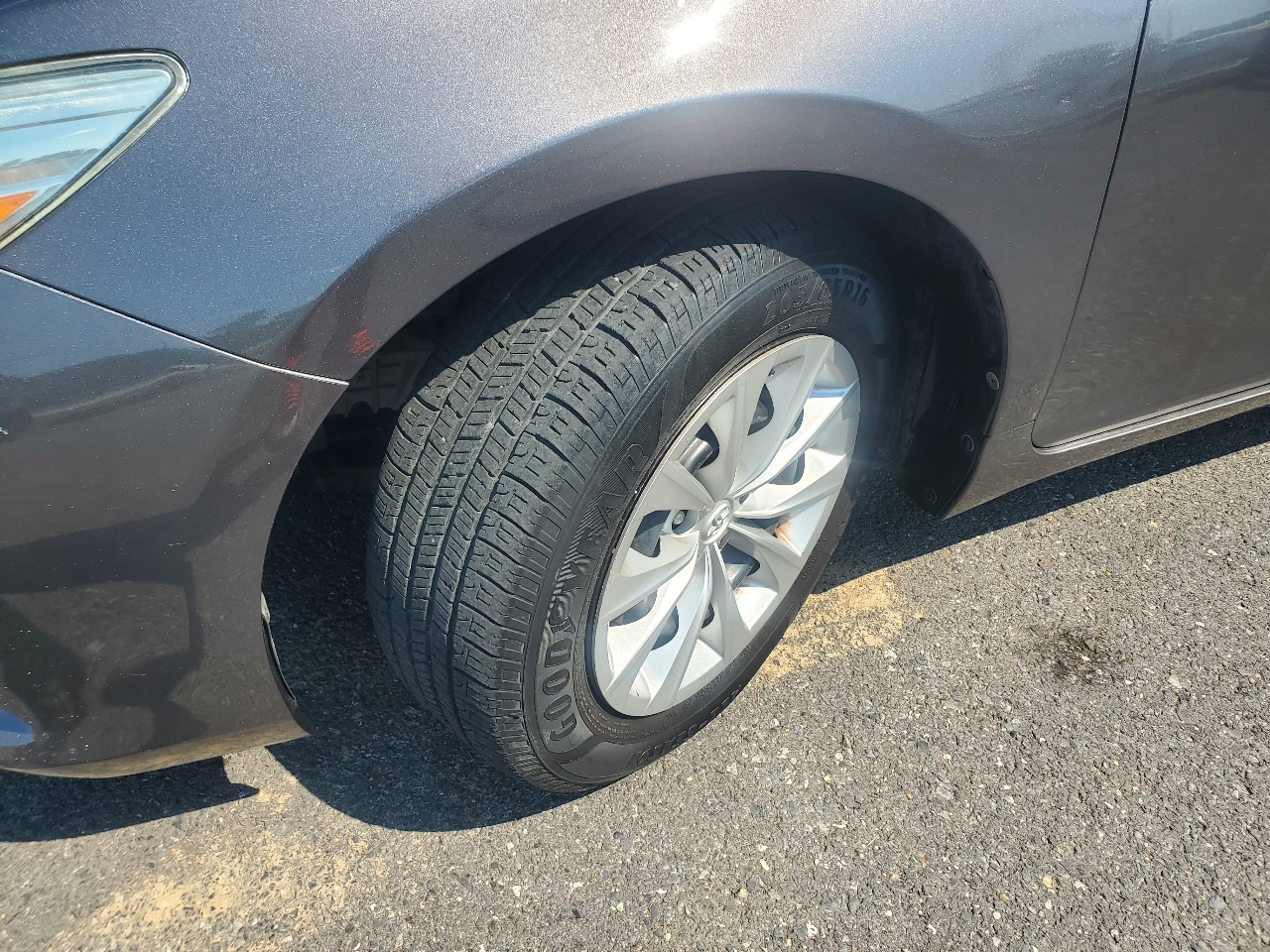 Toyota Camry LE Auto (Natl) 2017