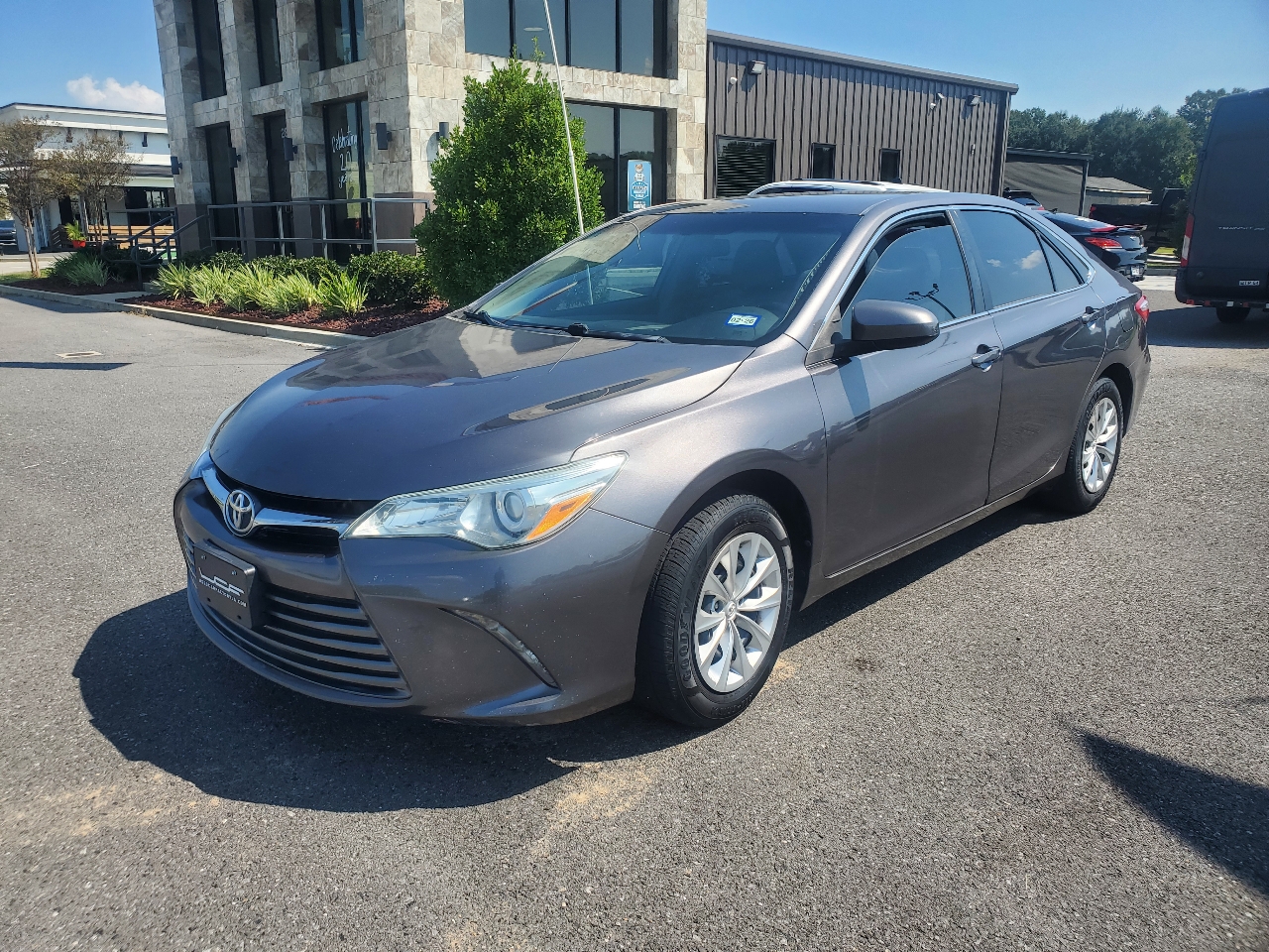 Toyota Camry LE Auto (Natl) 2017