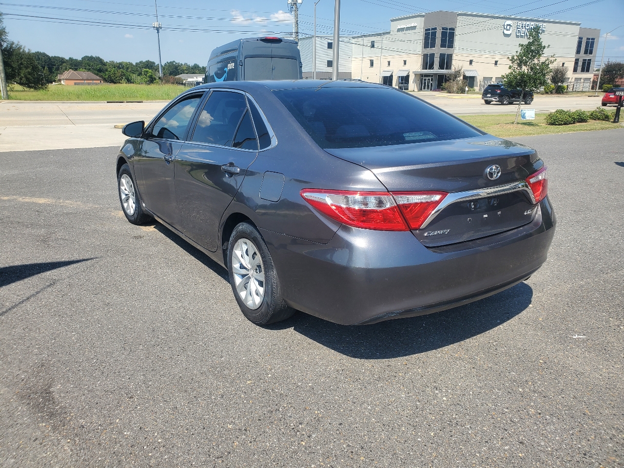 Toyota Camry LE Auto (Natl) 2017