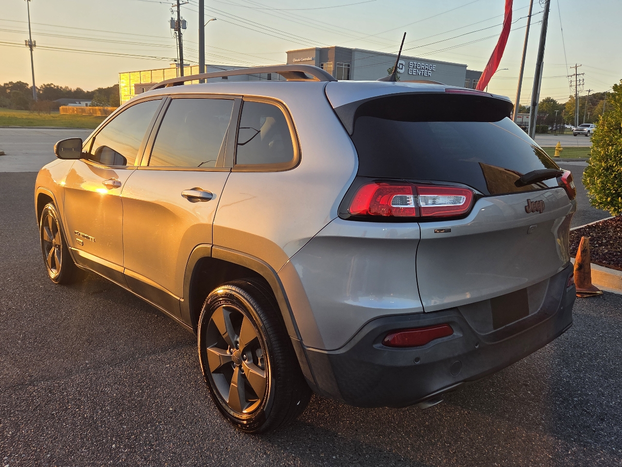 Jeep Cherokee FWD 4dr 75th Anniversary 2016