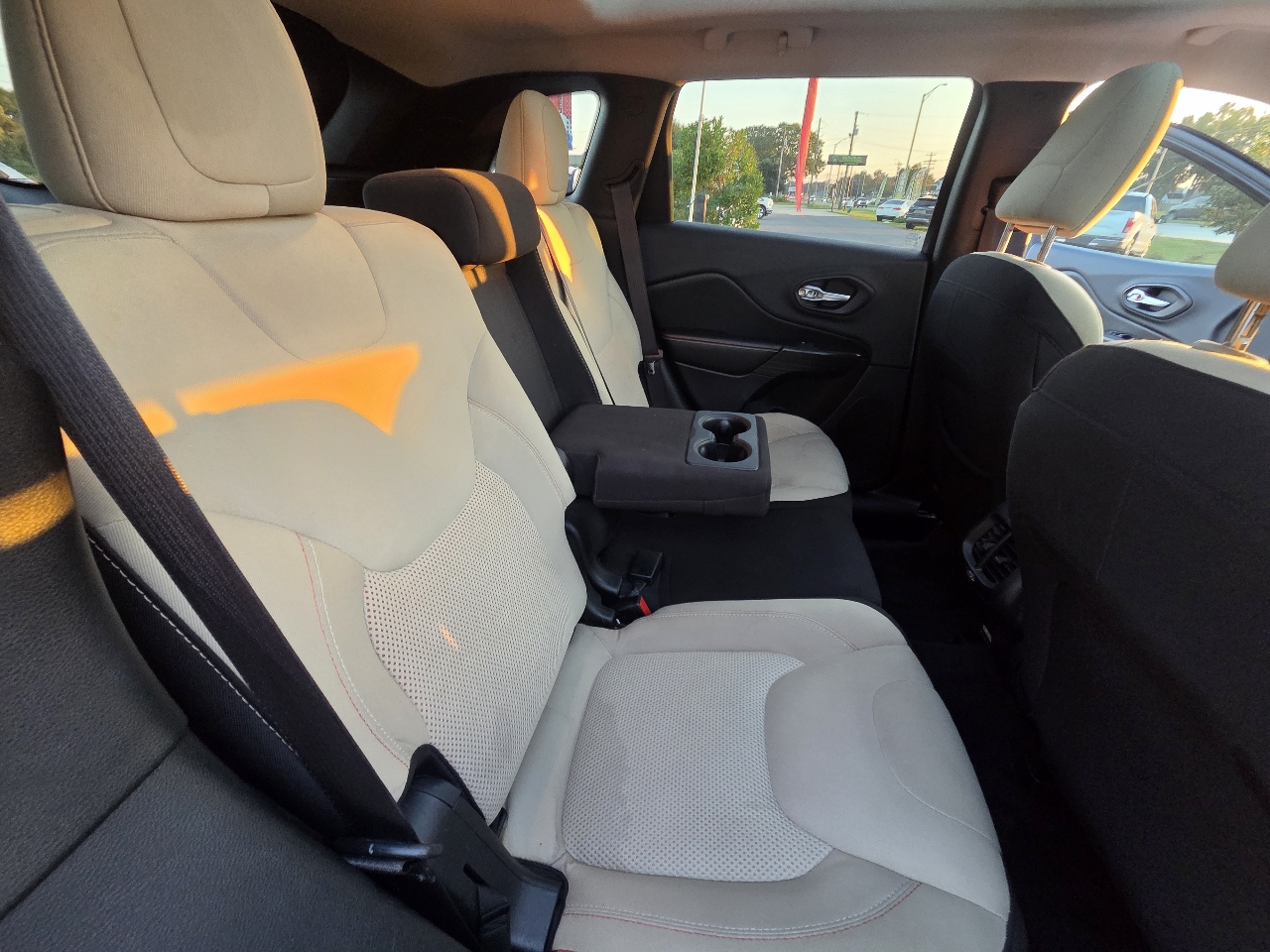 Jeep Cherokee FWD 4dr 75th Anniversary 2016