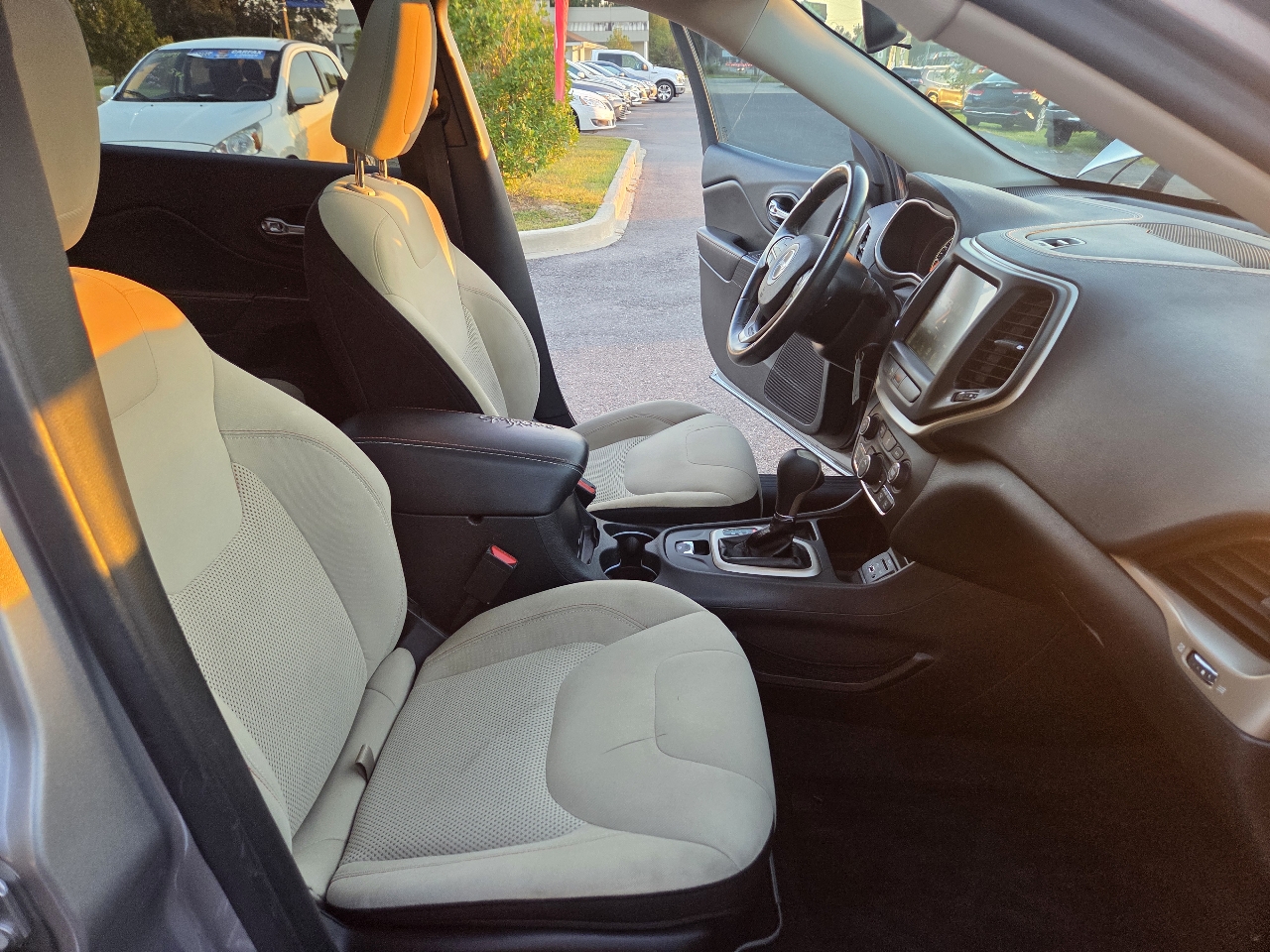 Jeep Cherokee FWD 4dr 75th Anniversary 2016