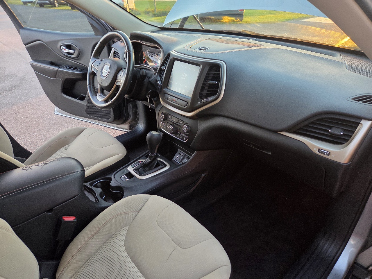 Jeep Cherokee FWD 4dr 75th Anniversary 2016