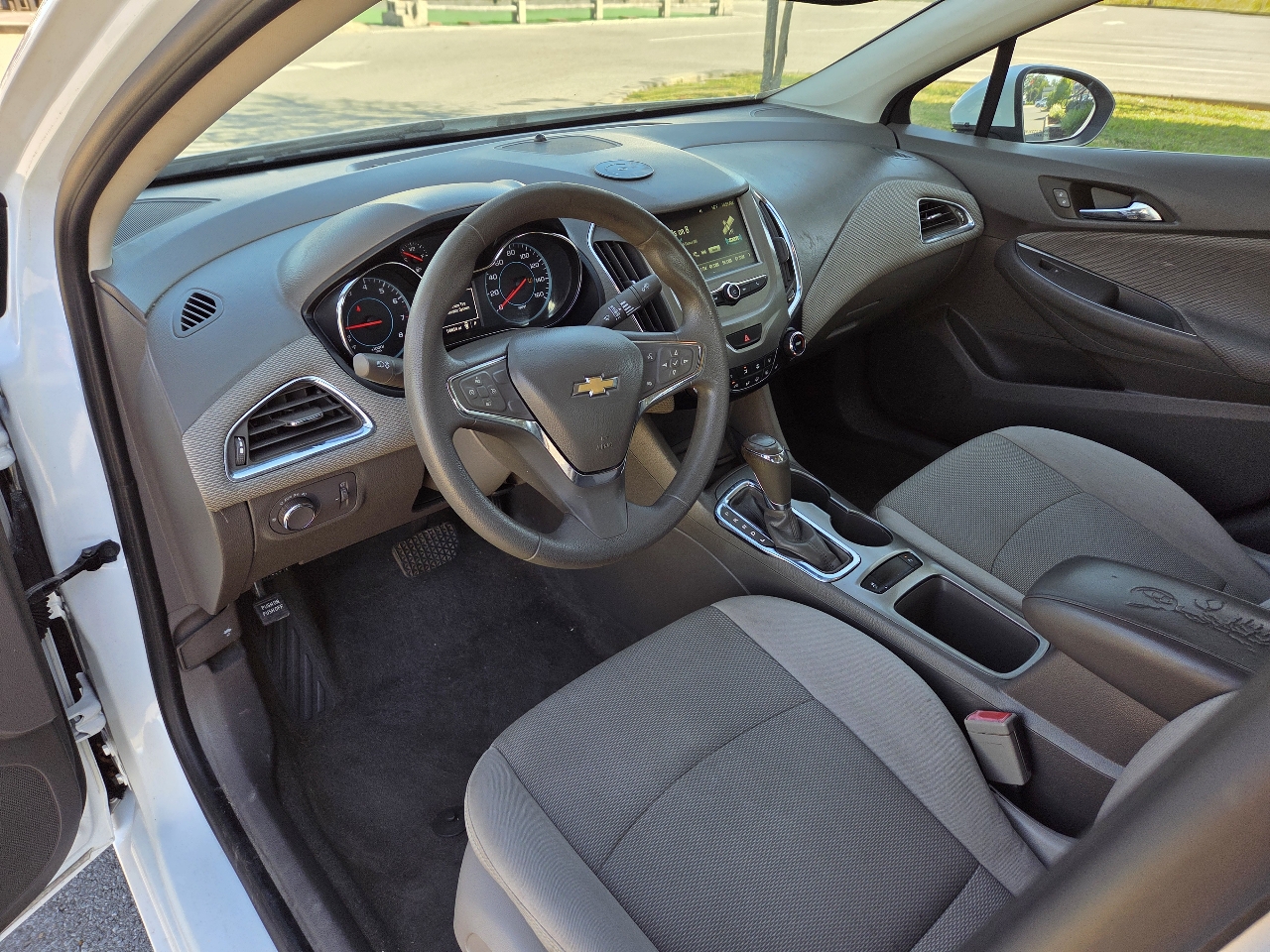 Chevrolet Cruze 4dr Sdn 1.4L LT w/1SD 2017