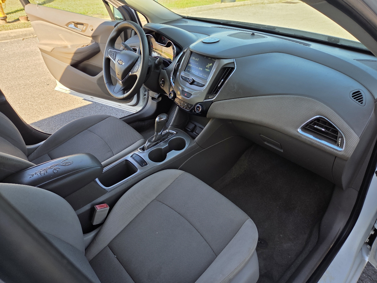 Chevrolet Cruze 4dr Sdn 1.4L LT w/1SD 2017