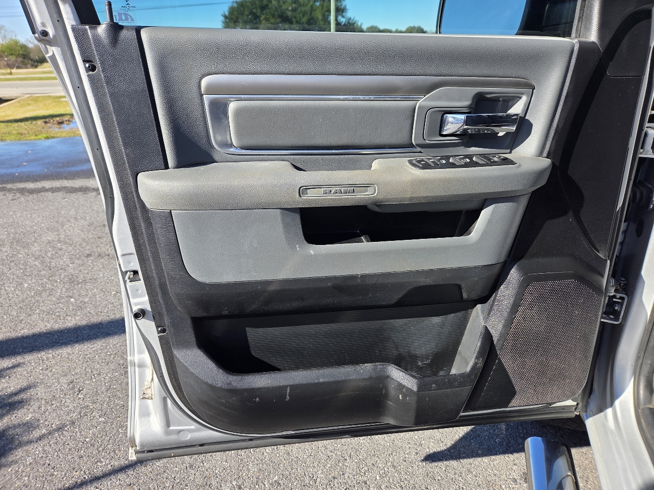 RAM 1500 2WD Quad Cab 140.5" Big Horn 2016