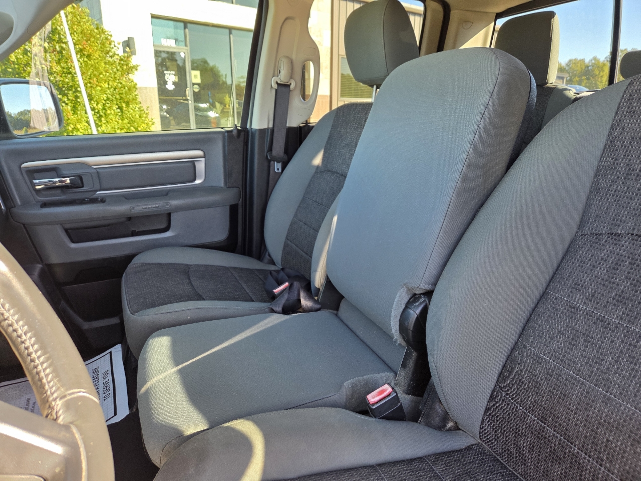 RAM 1500 2WD Quad Cab 140.5" Big Horn 2016