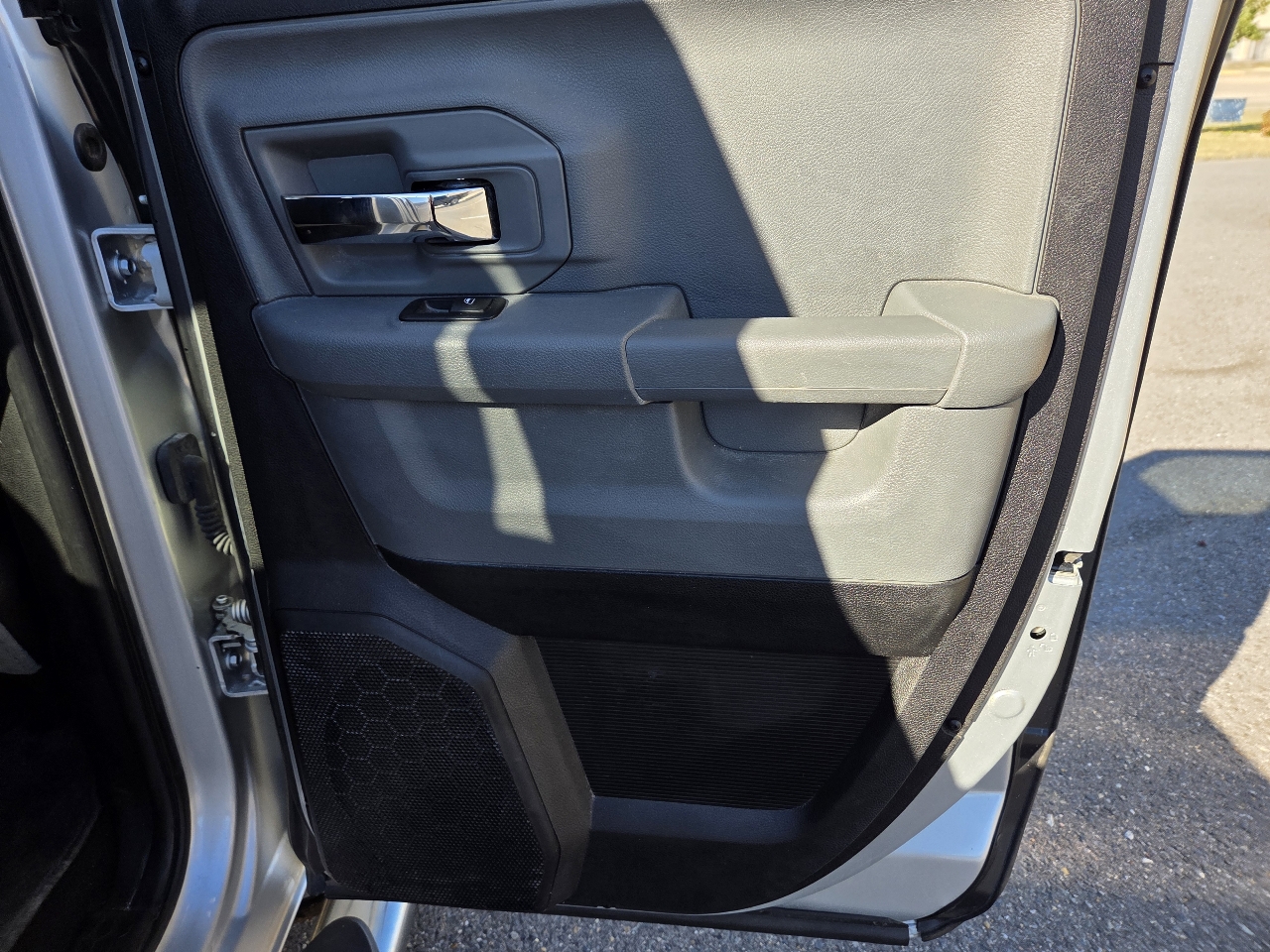 RAM 1500 2WD Quad Cab 140.5" Big Horn 2016