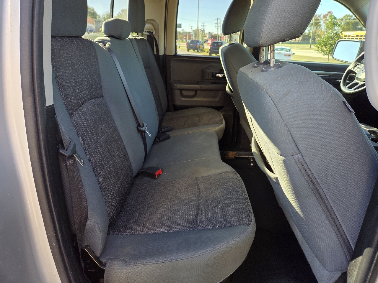 RAM 1500 2WD Quad Cab 140.5" Big Horn 2016