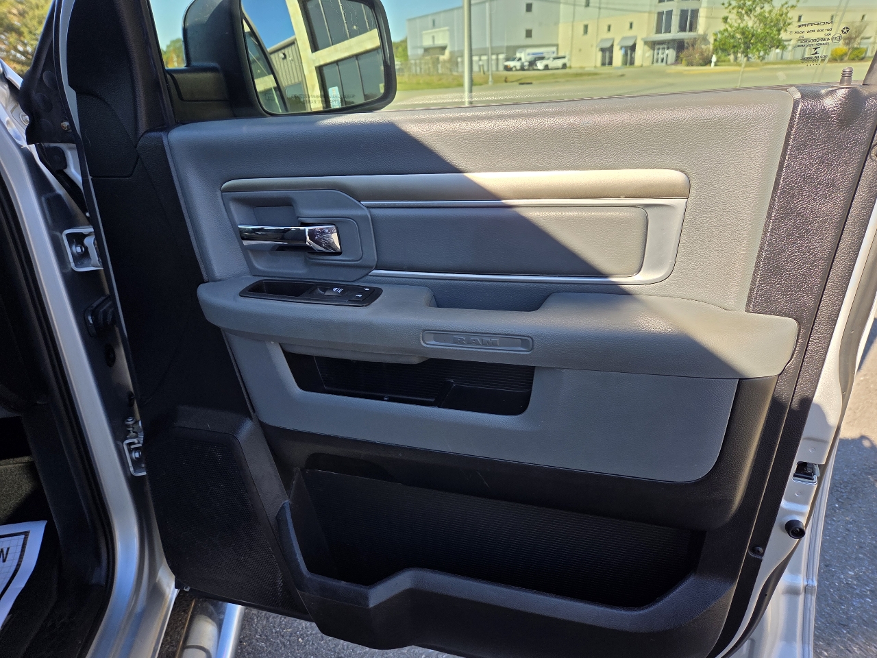 RAM 1500 2WD Quad Cab 140.5" Big Horn 2016