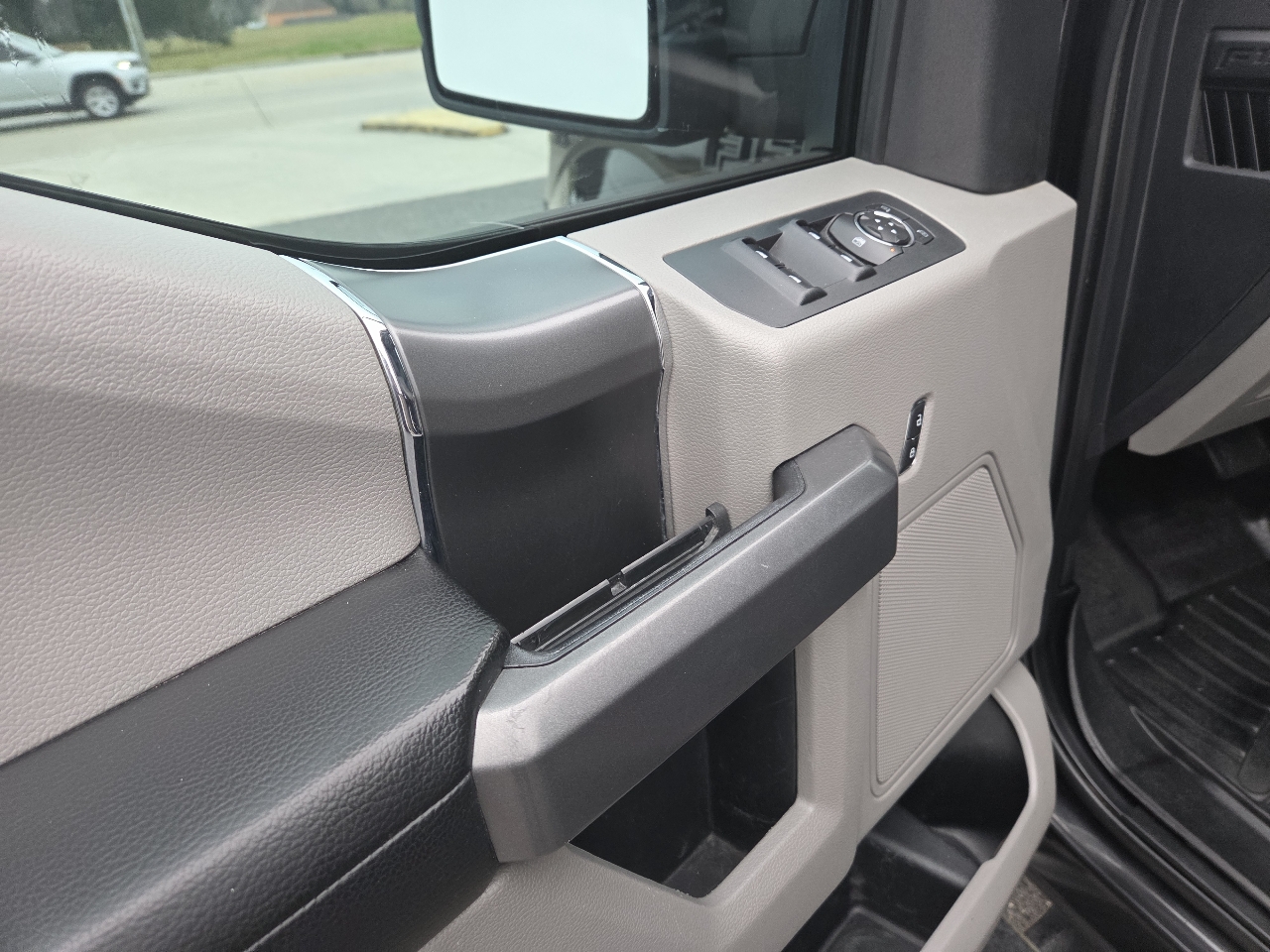 Ford F-150 2WD SuperCrew 157" XLT 2015