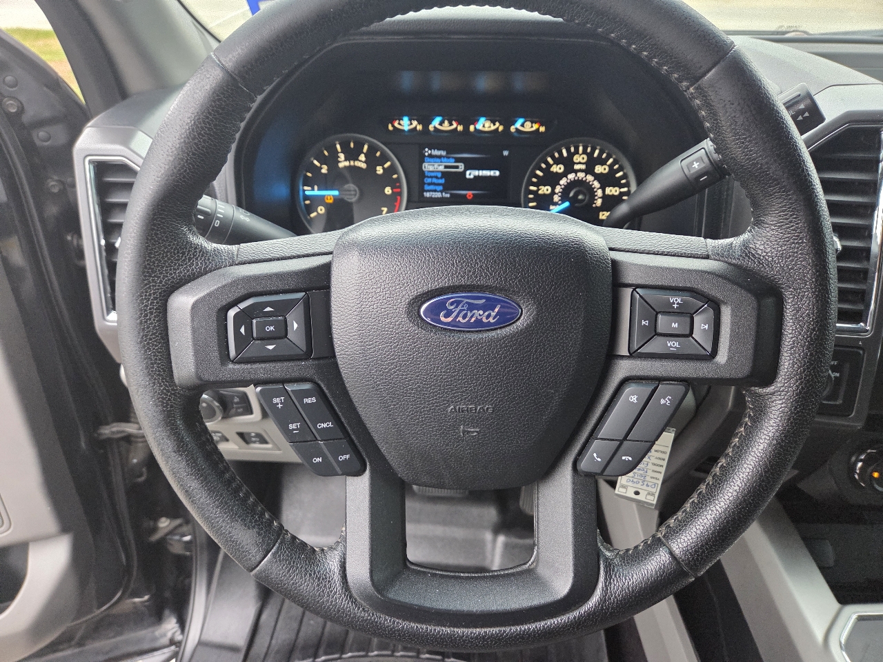 Ford F-150 2WD SuperCrew 157" XLT 2015