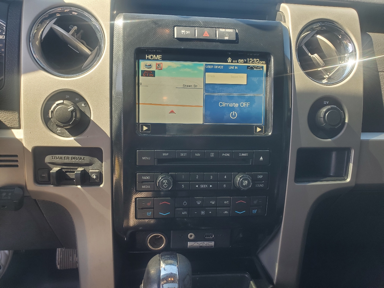 Ford F-150 4WD SuperCrew 145" Platinum 2012