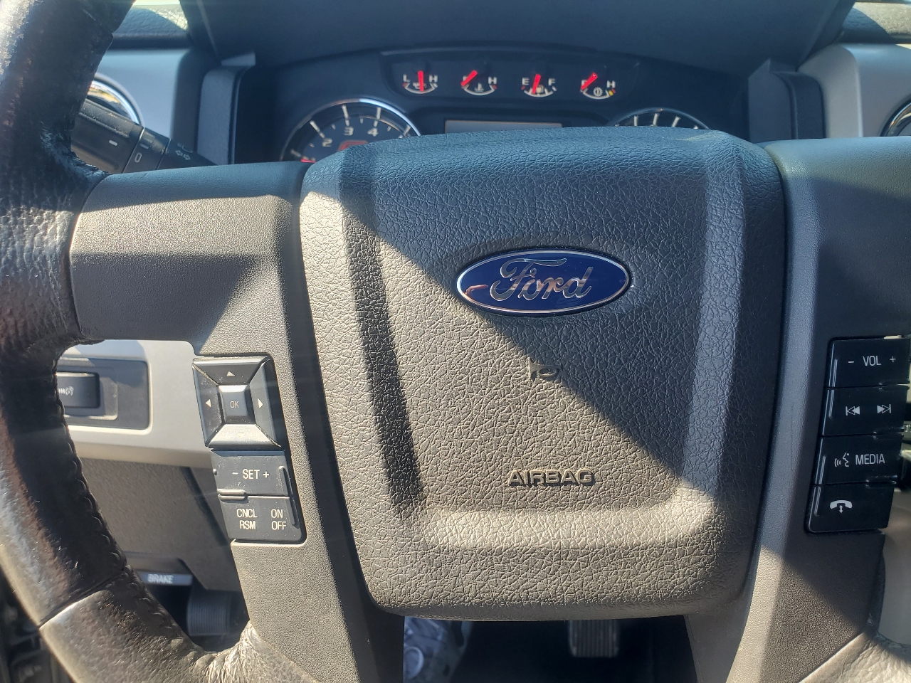 Ford F-150 4WD SuperCrew 145" Platinum 2012