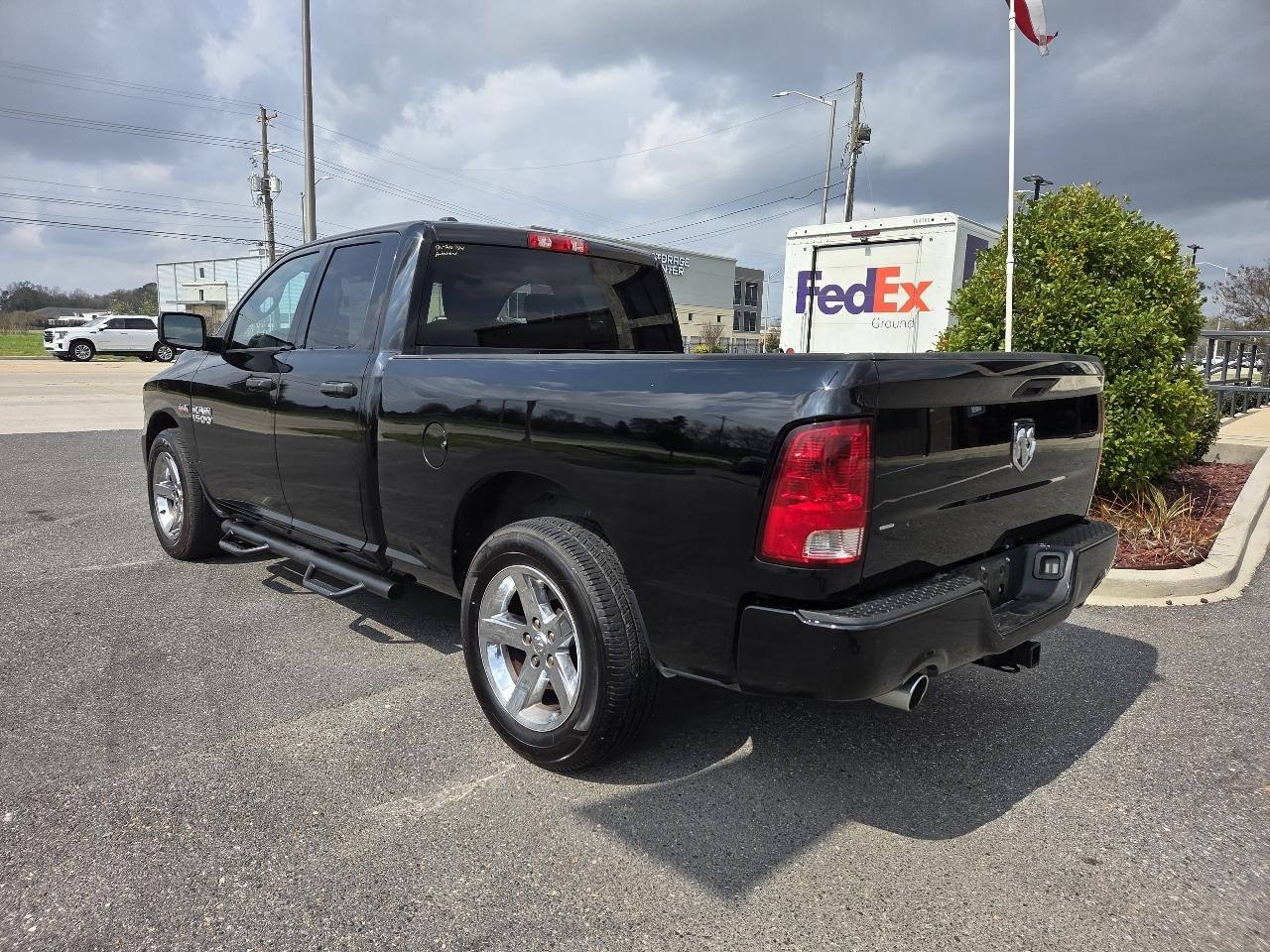 RAM 1500 2WD Quad Cab 140.5" Express 2013