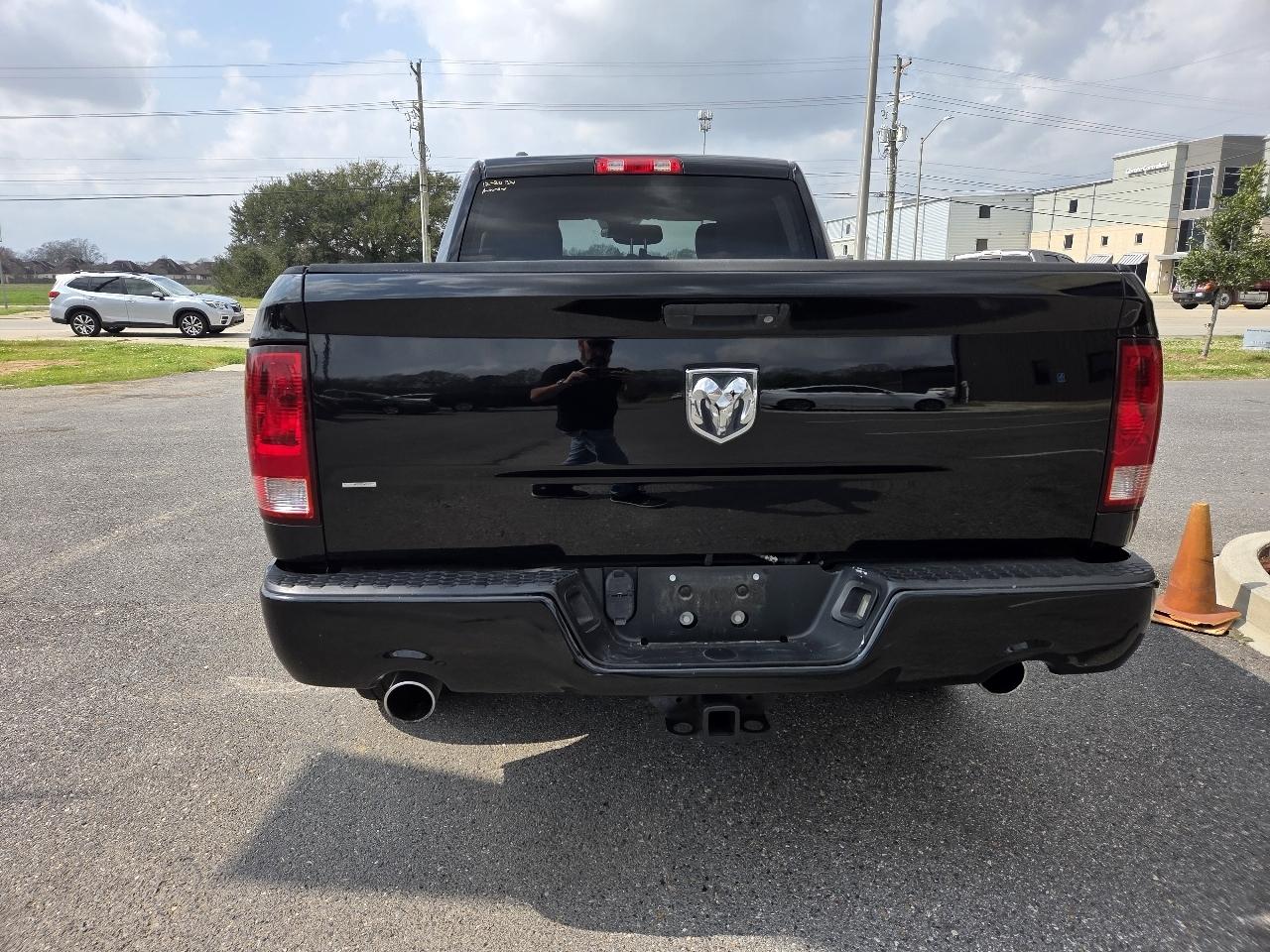 RAM 1500 2WD Quad Cab 140.5" Express 2013