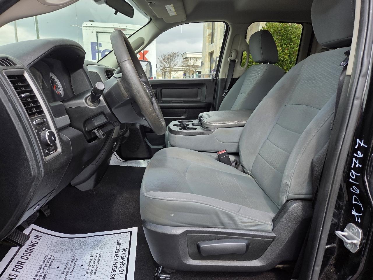 RAM 1500 2WD Quad Cab 140.5" Express 2013