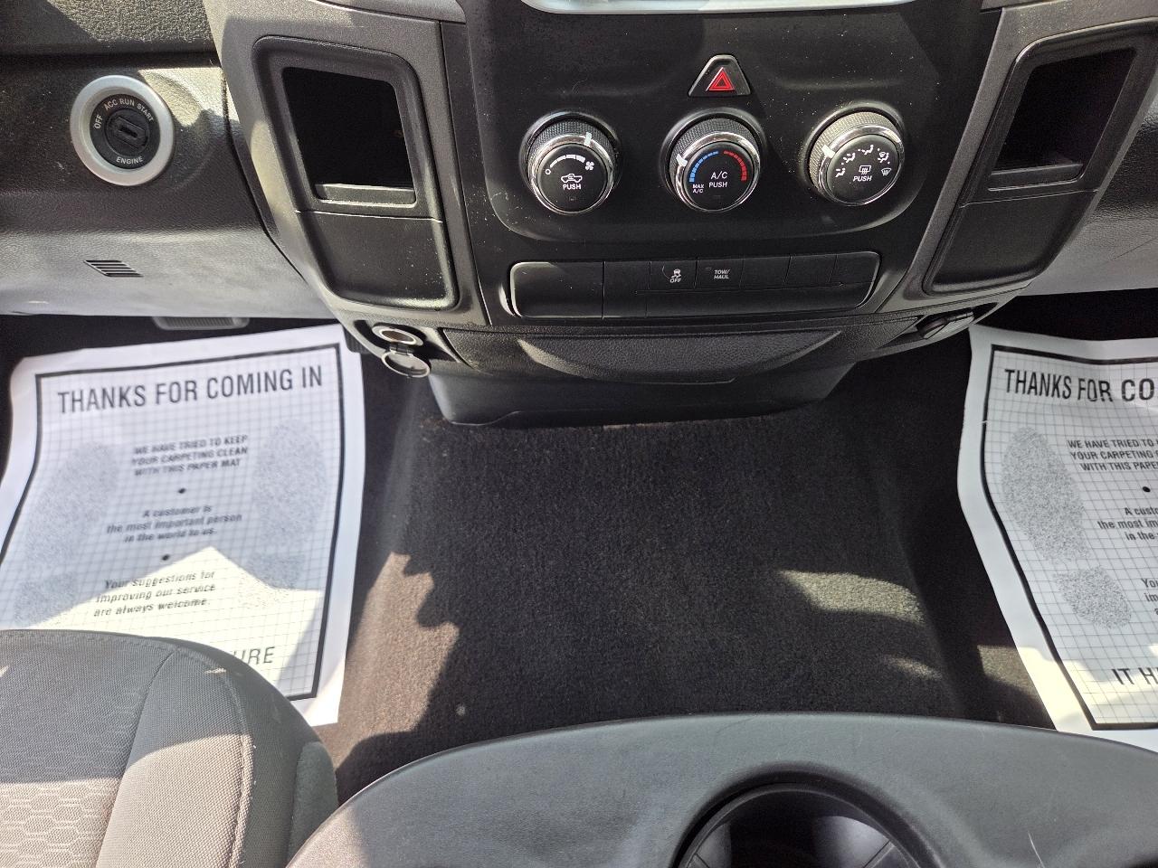 RAM 1500 2WD Quad Cab 140.5" Express 2013