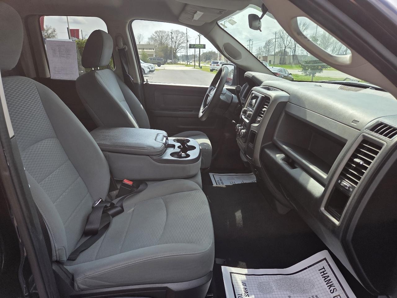 RAM 1500 2WD Quad Cab 140.5" Express 2013