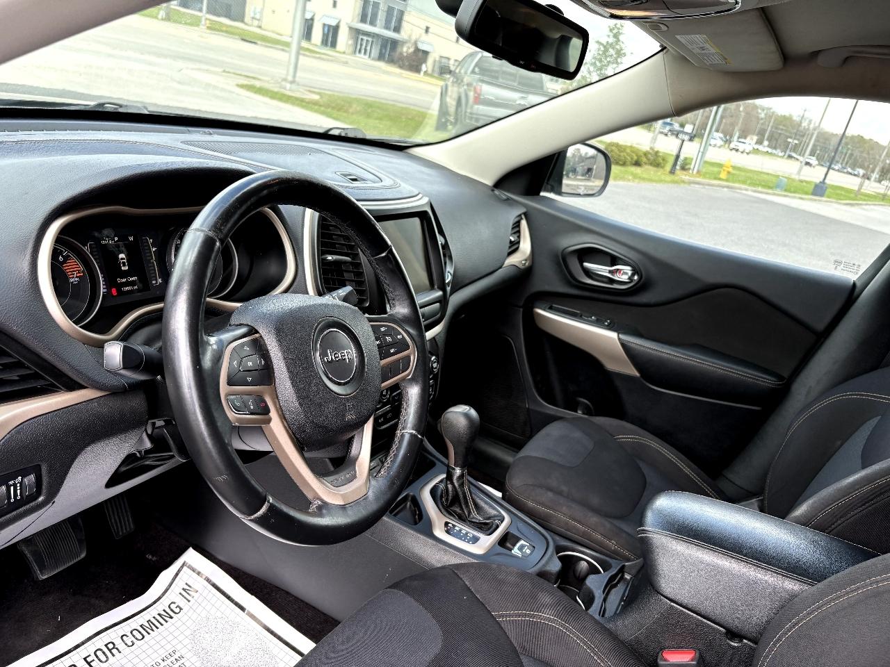 Jeep Cherokee Latitude FWD 2017