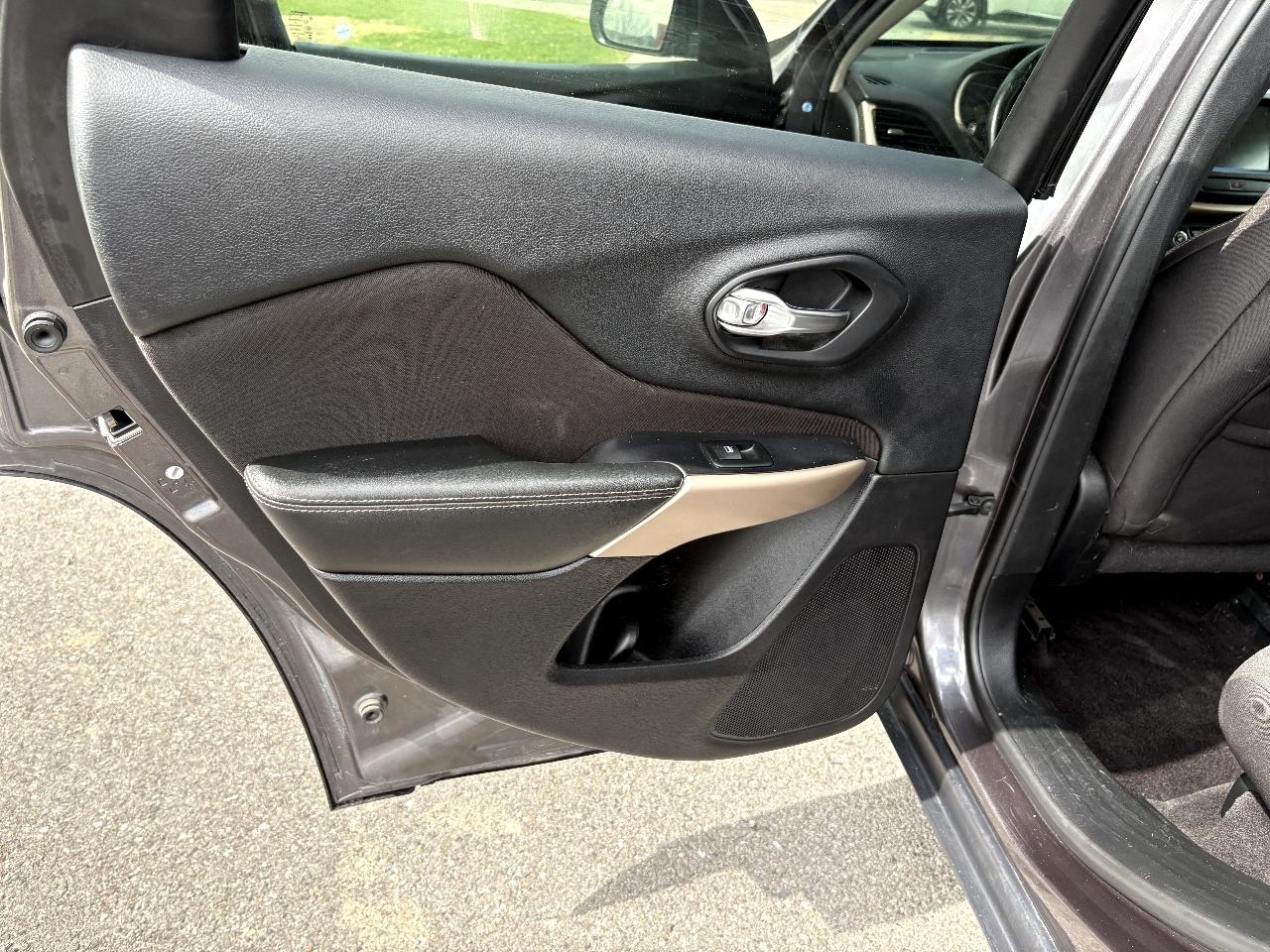 Jeep Cherokee Latitude FWD 2017