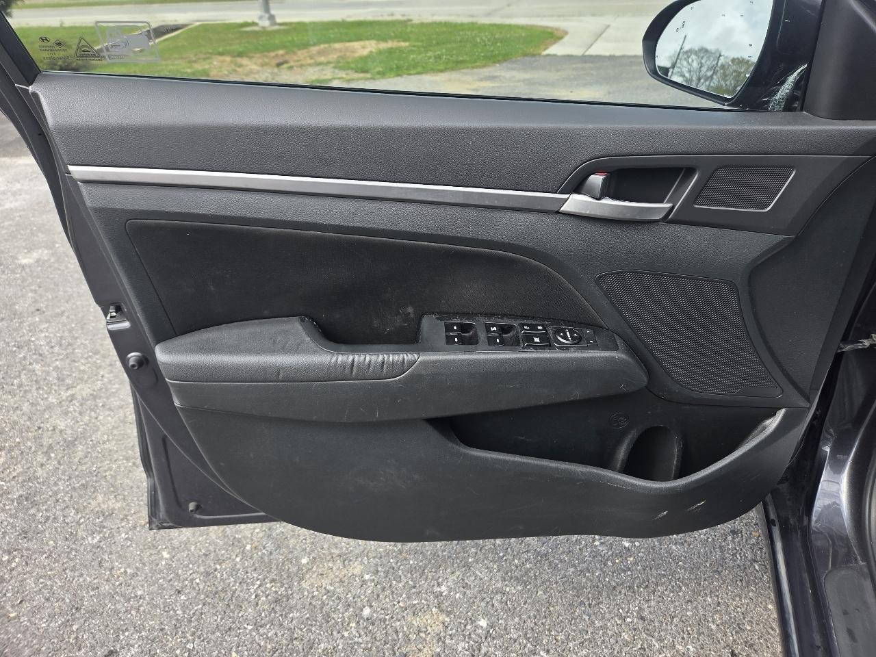 Hyundai Elantra SEL IVT 2020