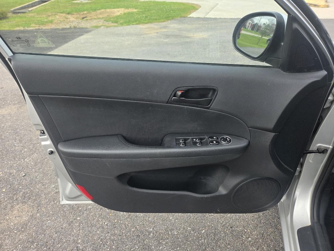 Hyundai Elantra Touring 4dr Wgn Auto GLS 2012