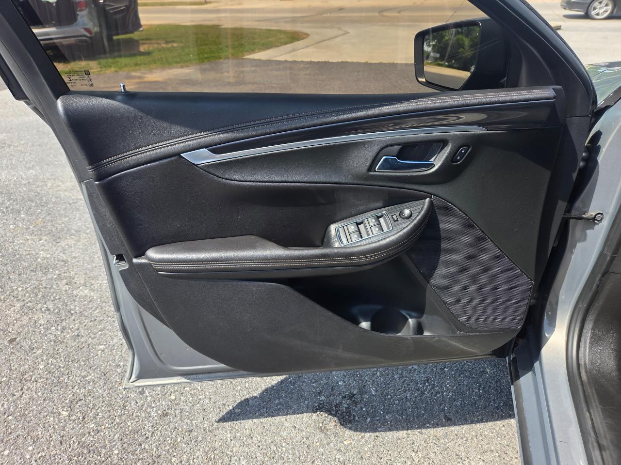 Chevrolet Impala 4dr Sdn LT w/1LT 2017