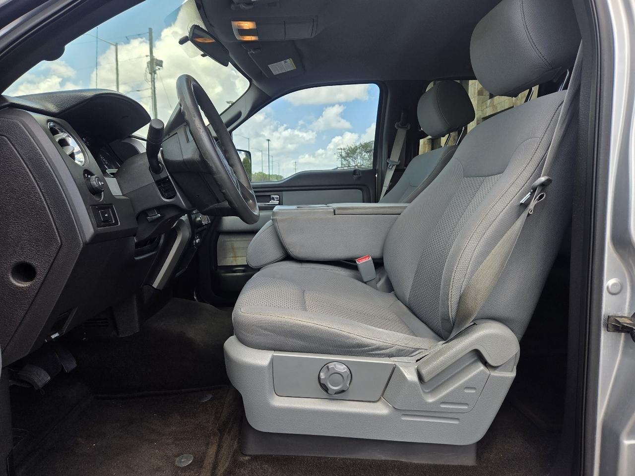 Ford F-150 2WD SuperCrew 145" XLT 2014