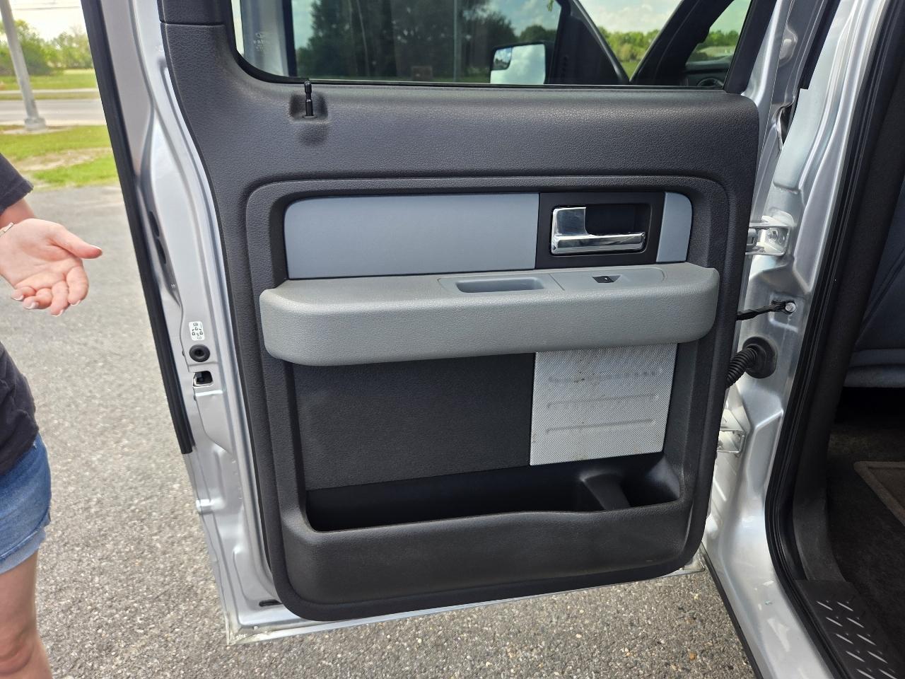 Ford F-150 2WD SuperCrew 145" XLT 2014