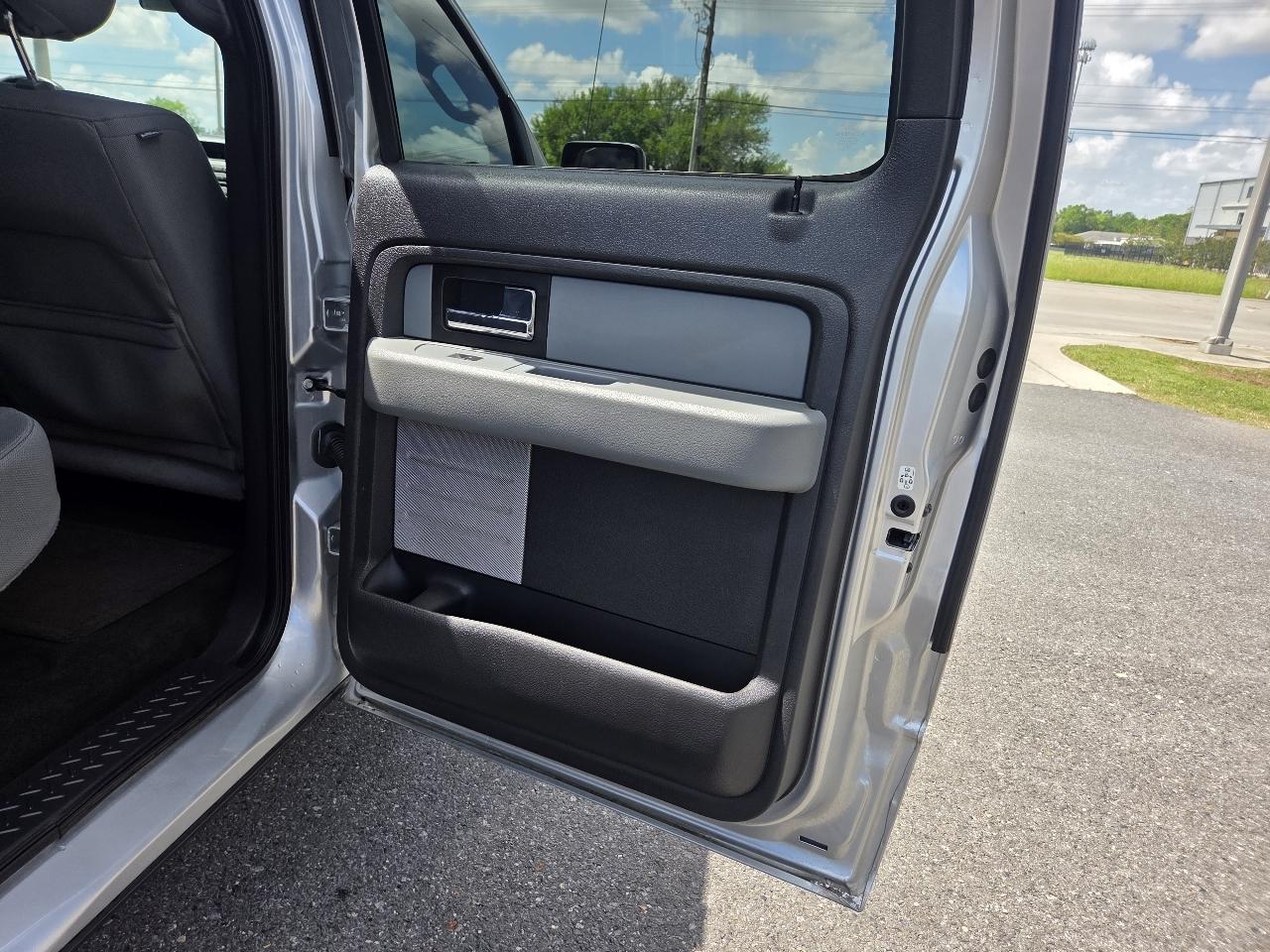 Ford F-150 2WD SuperCrew 145" XLT 2014