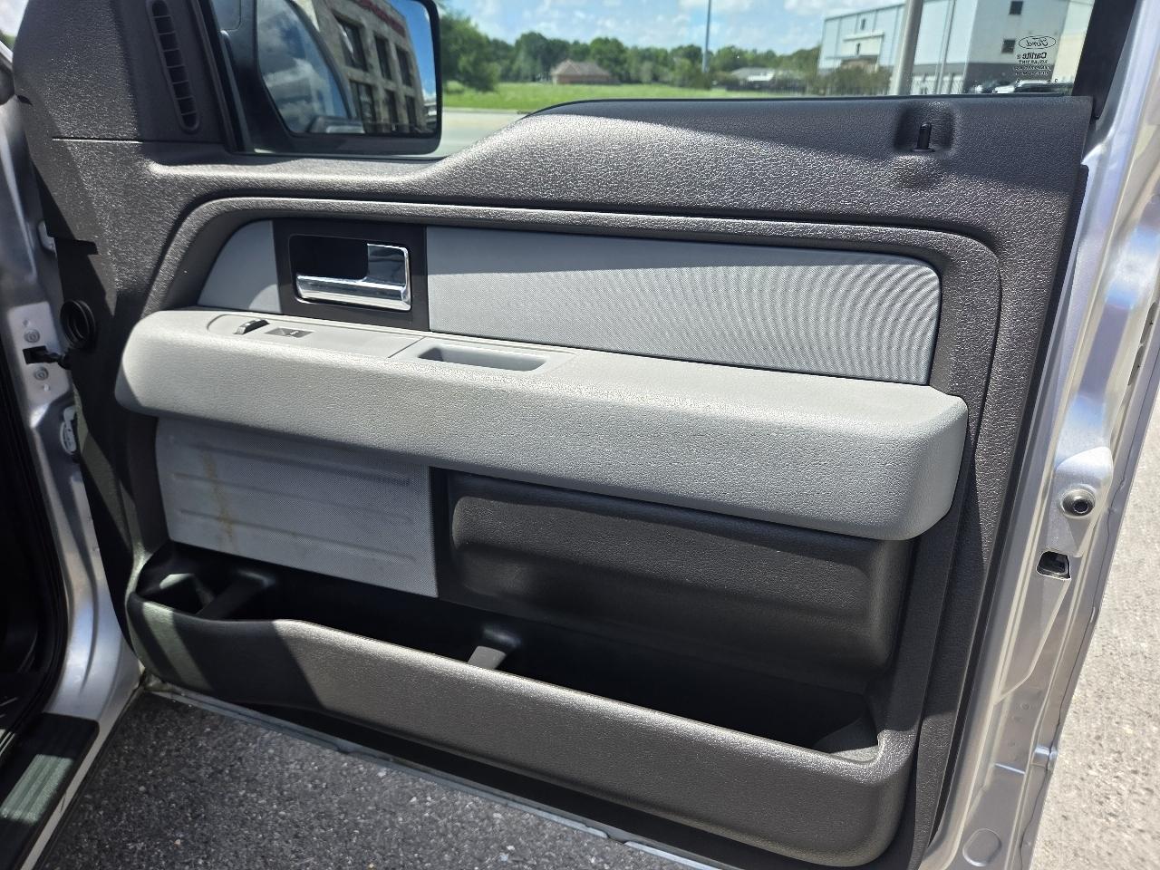 Ford F-150 2WD SuperCrew 145" XLT 2014