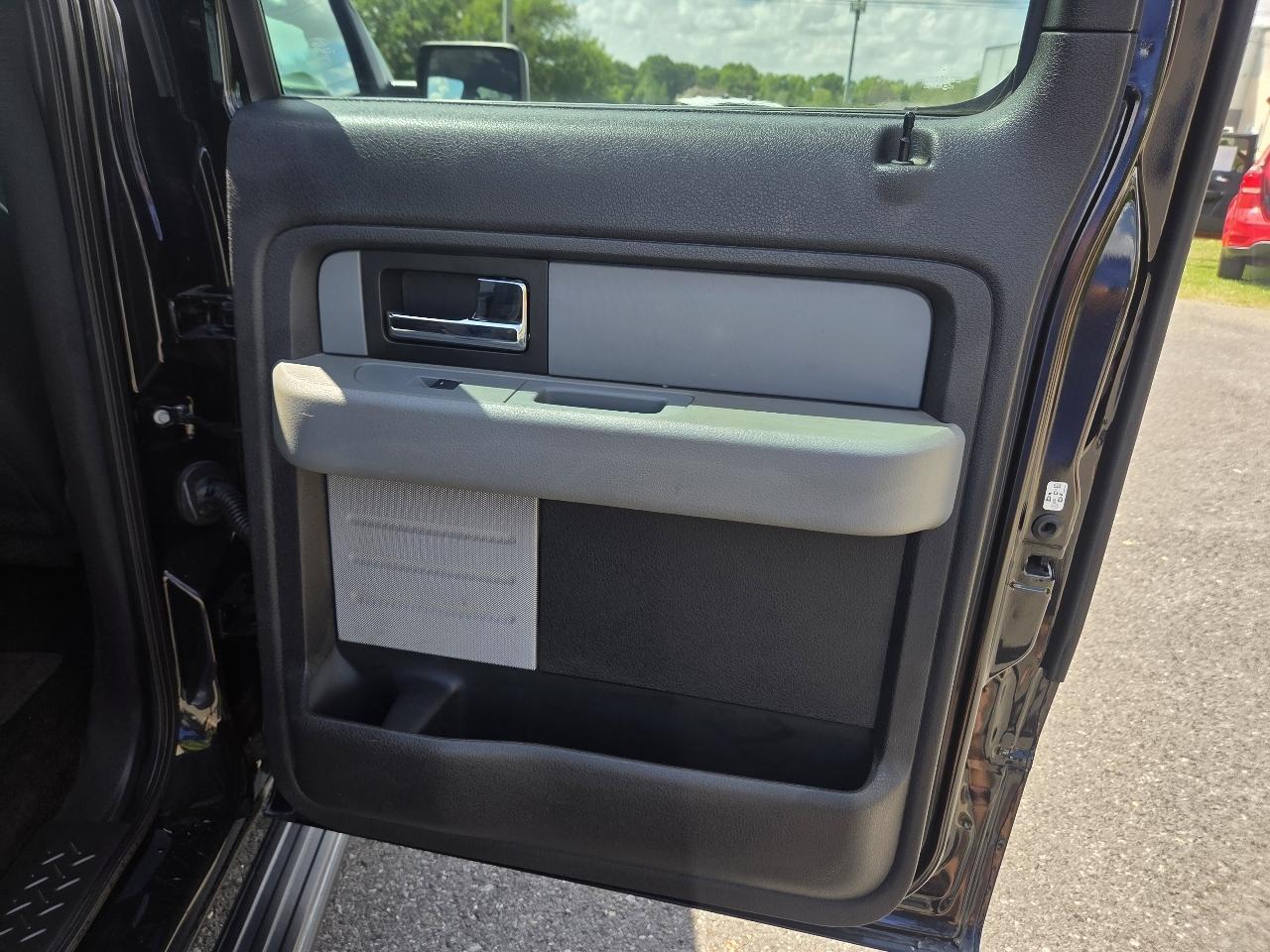 Ford F-150 2WD SuperCrew 145" XLT 2014