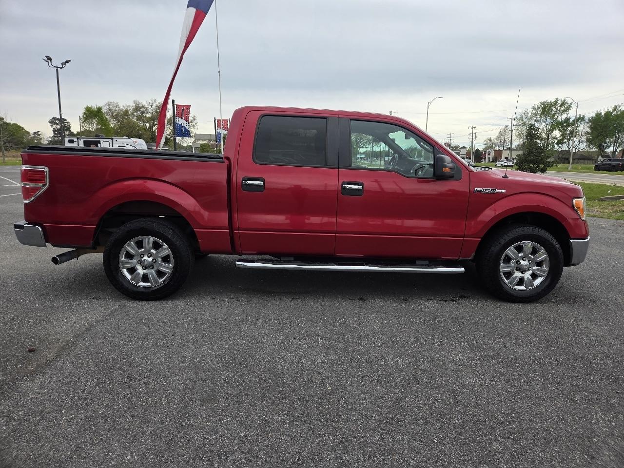 Ford F-150 2WD SuperCrew 139" XLT 2012