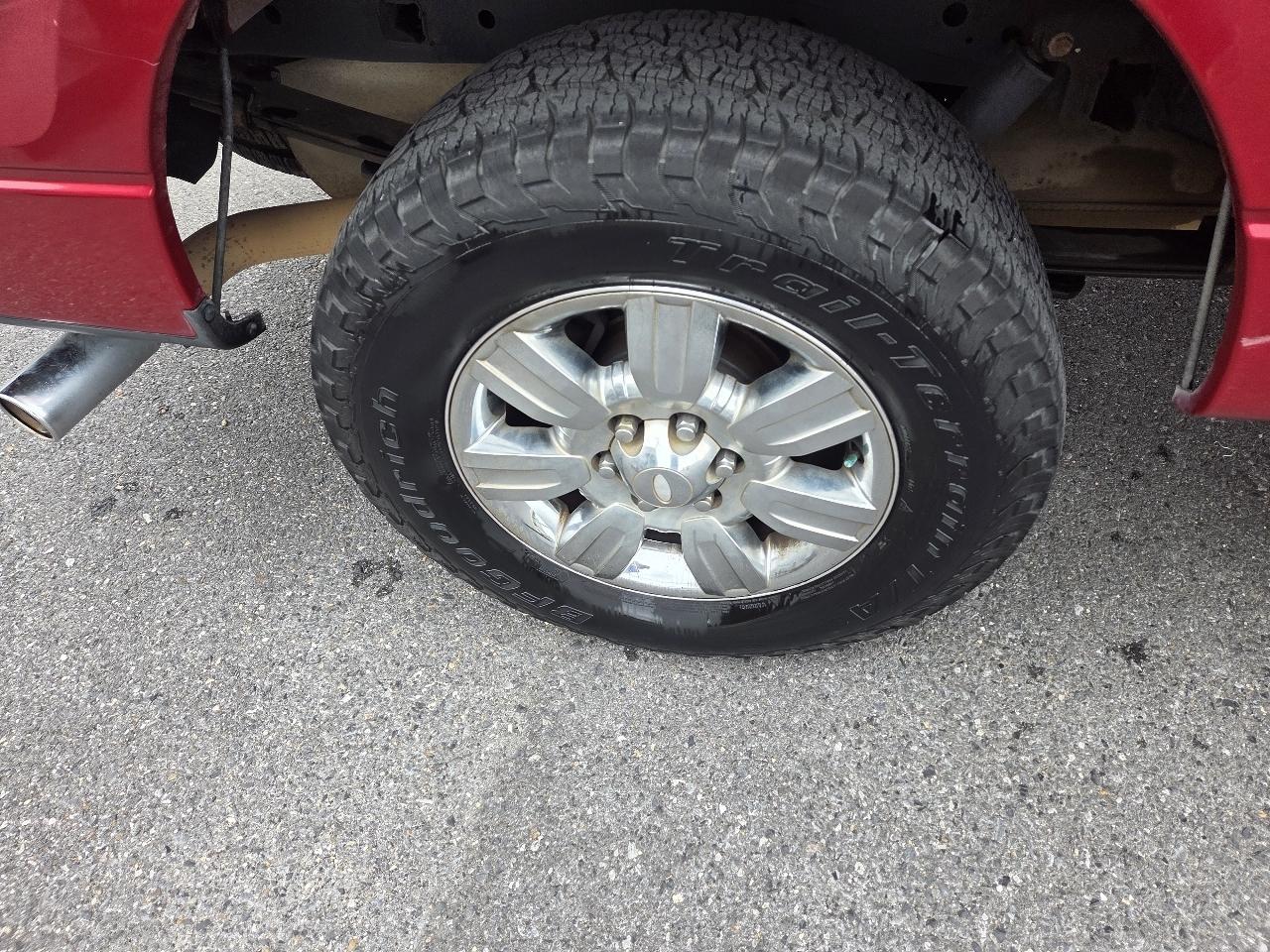 Ford F-150 2WD SuperCrew 139" XLT 2012